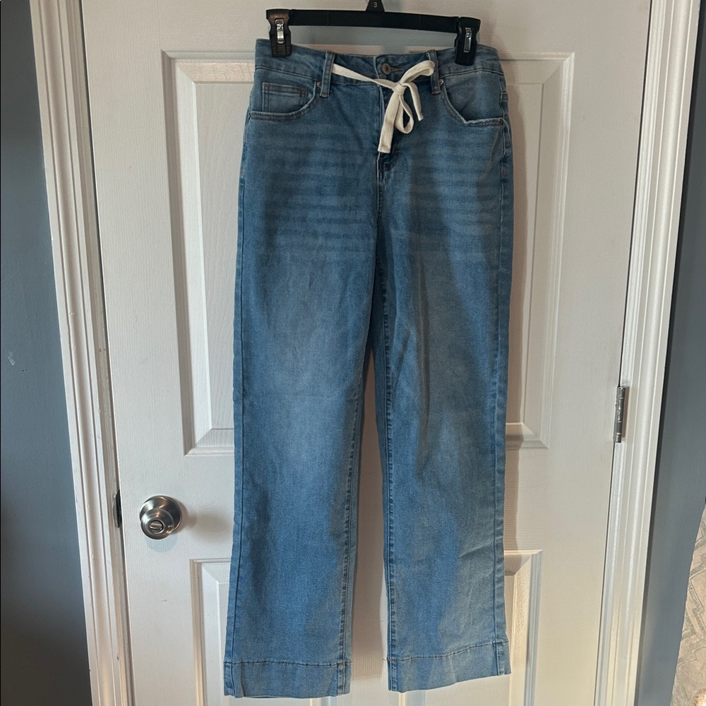 Stylish Blue Women's Straight Leg Jeans